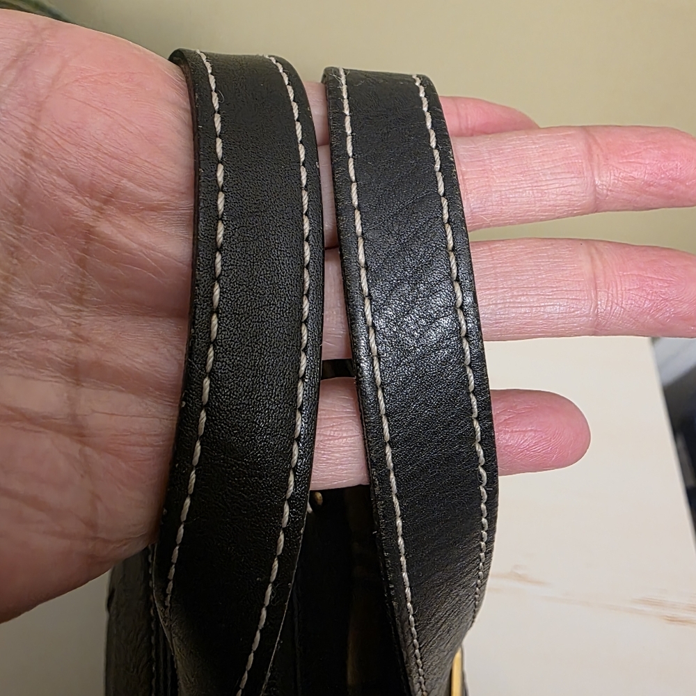 Burberry | Vintage Small Black Leather Handbag - Picture 8 of 16